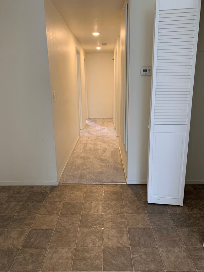 Building Photo - 37 El Mirador Ct