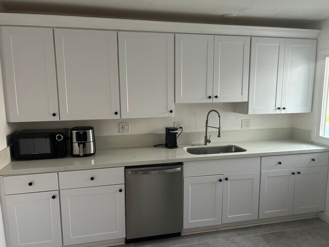 Foto del edificio - 299 Robinhood Ln