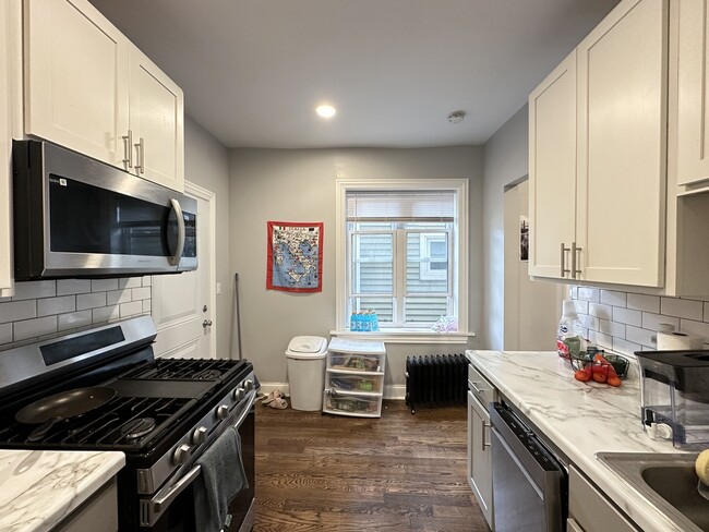 Foto del edificio - 6257 N Lakewood Ave