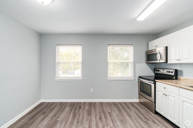Kitchen/Dining Room Area - Waterglen Apartments