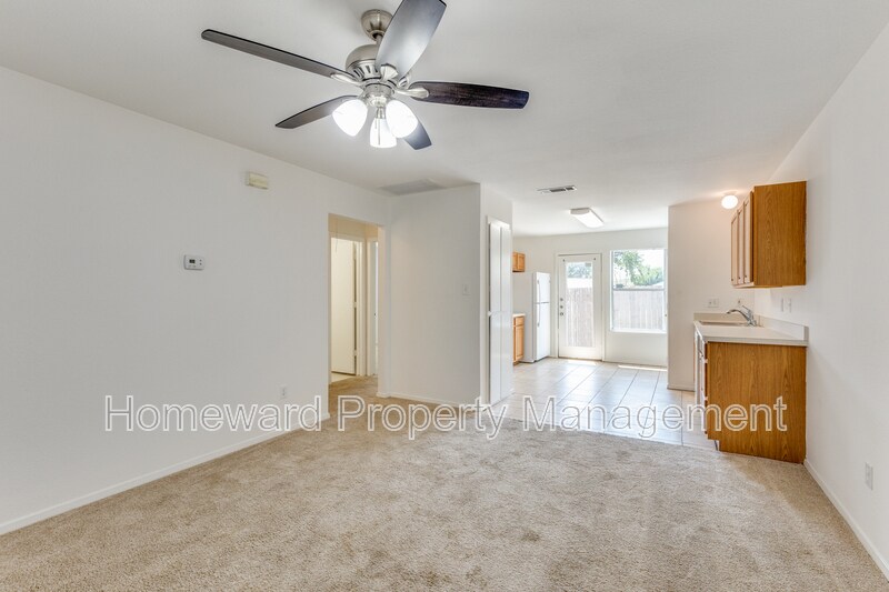 Photo - 125 Cambridge Drive - 3
