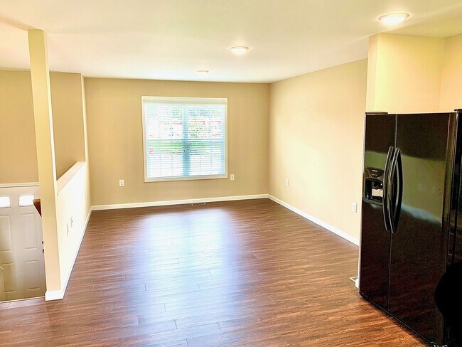 Foto del edificio - Duplex 2 Bedroom / 2Bath  Johnson City