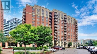 Building Photo - 75-975 King William Crescent