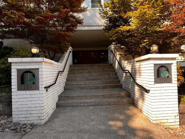 Foto del edificio - 2211 SW Park Pl