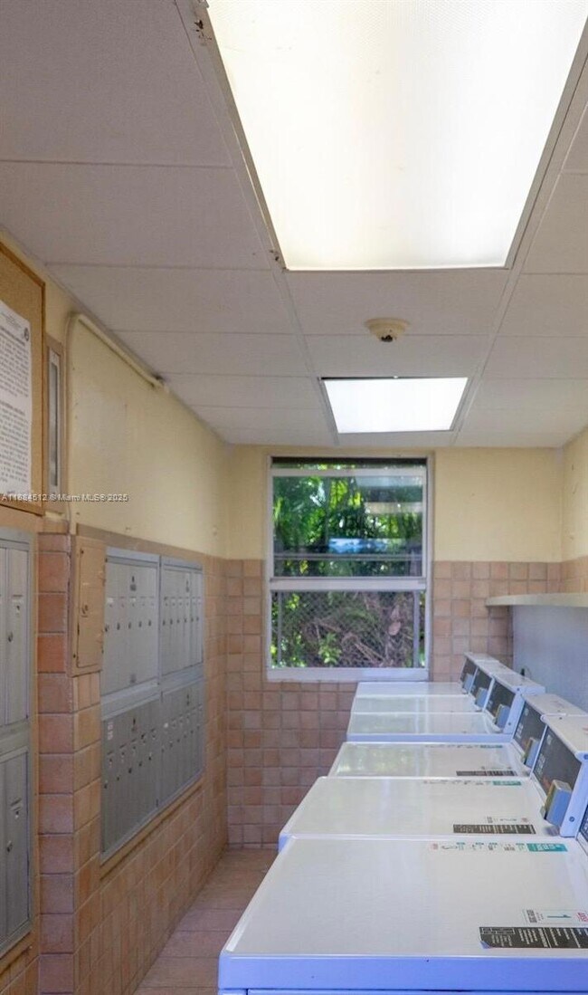 Foto del edificio - 5990 NE 18th Ave