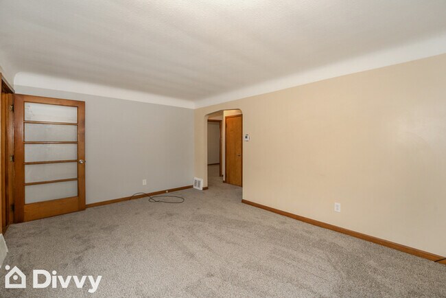 Building Photo - 4683 E 88th St