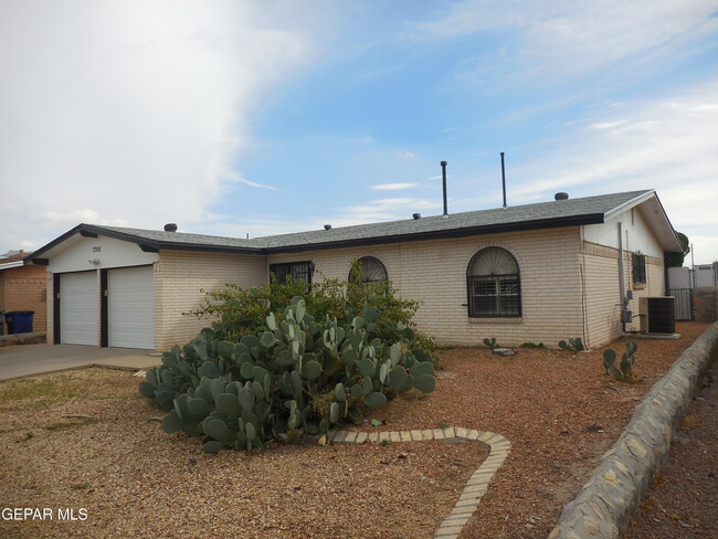 Building Photo - 7708 Toltec Dr