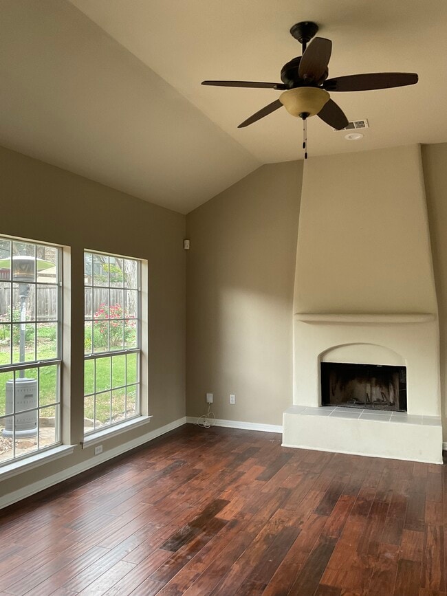 Foto del edificio - 7307 Moss Brook Dr