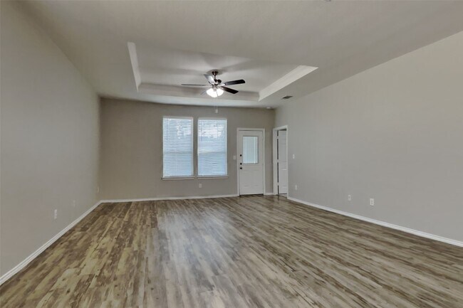 Foto del edificio - 4295 Roaring Timber Dr