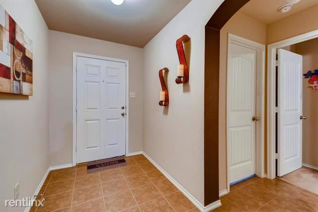 Building Photo - 4 br, 2 bath House - 2005 Zavala