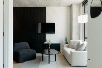 Building Photo - 755 S Clark St