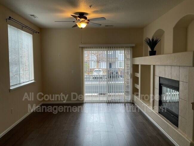 Foto del edificio - 5255 Memphis St