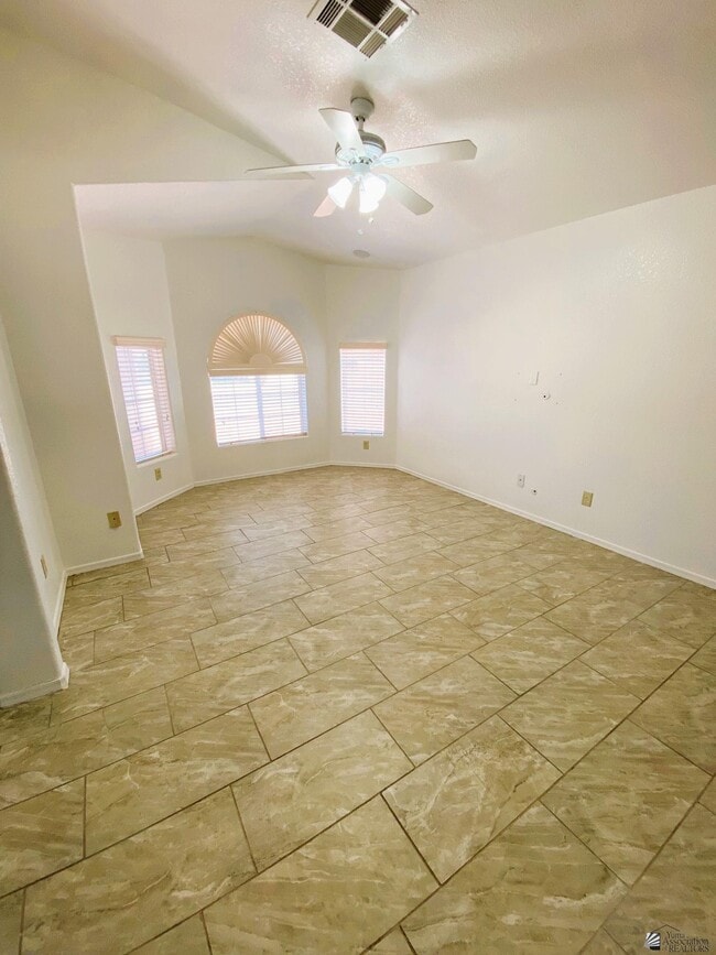 Building Photo - 1422 Andrea Ave