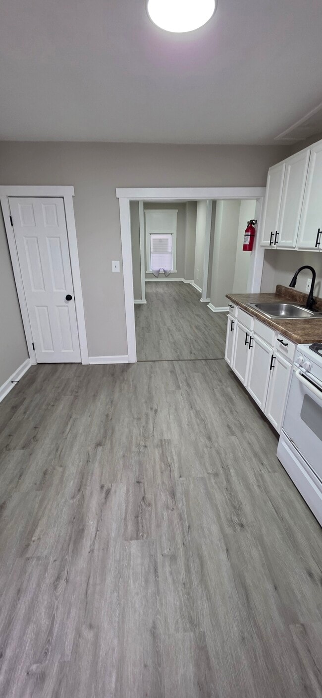 Foto del edificio - 502 N Curley St