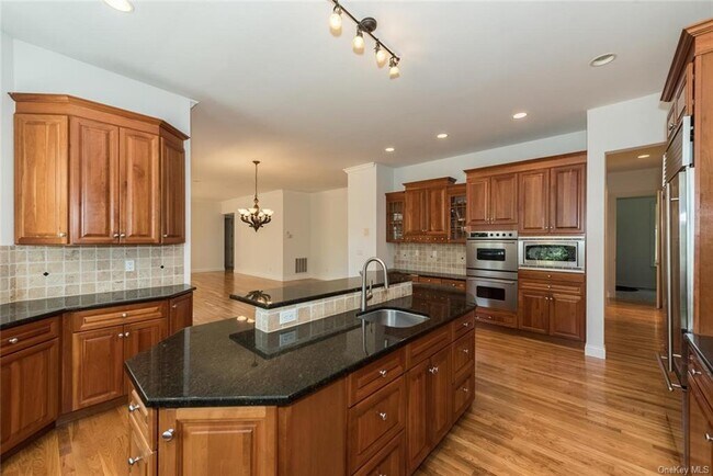 Foto del edificio - 7 Hope's Farm Ln