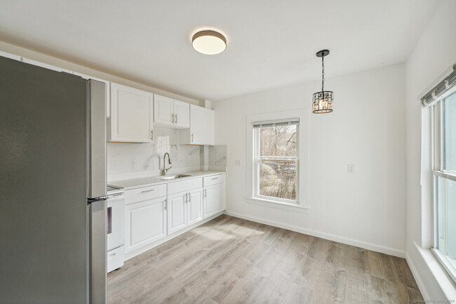 Building Photo - 1323 Whalley Ave