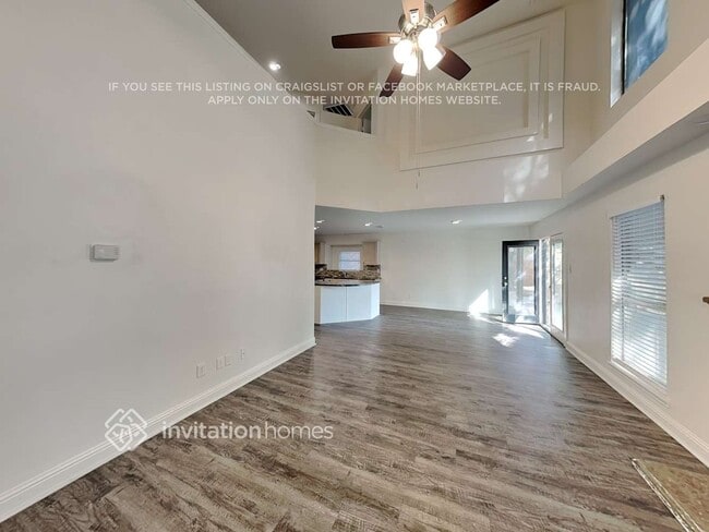 Building Photo - 921 Mockingbird Dr