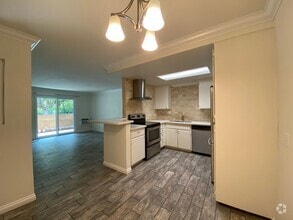 Building Photo - 204 Woodland Pkwy