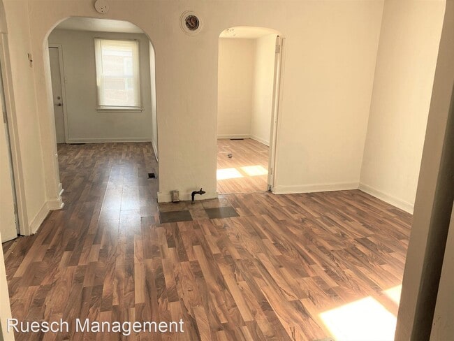 Building Photo - 2 br, 1 bath House - 621 N Irwin Ave