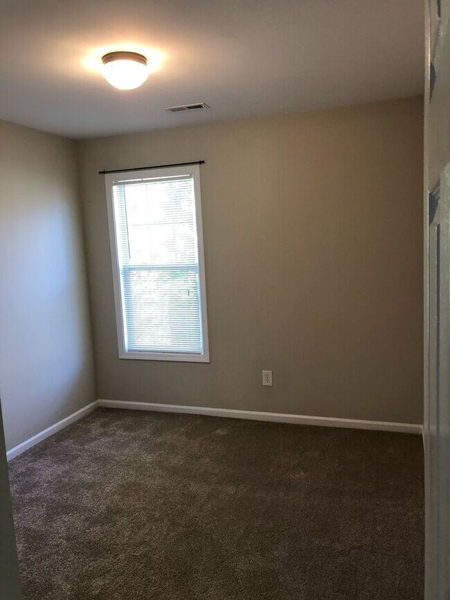 Building Photo - Nice Home in Cornelius