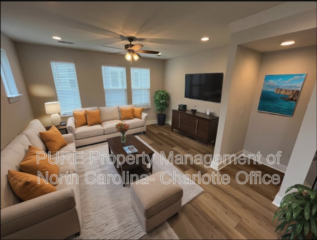 Building Photo - 2128 Electric Ln