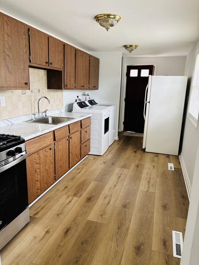 Foto del edificio - 93 Golfview Ln