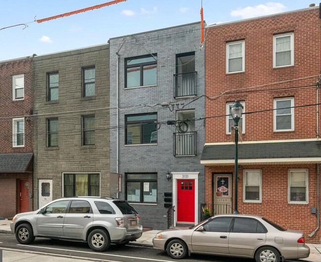 Front of apartment building - 3131 Richmond St