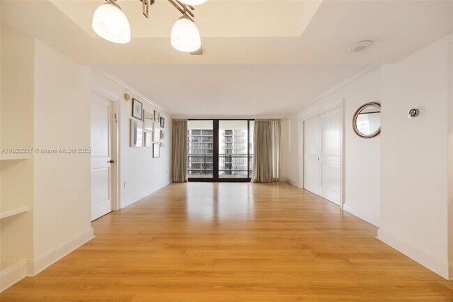 Foto del edificio - 2901 S Bayshore Dr