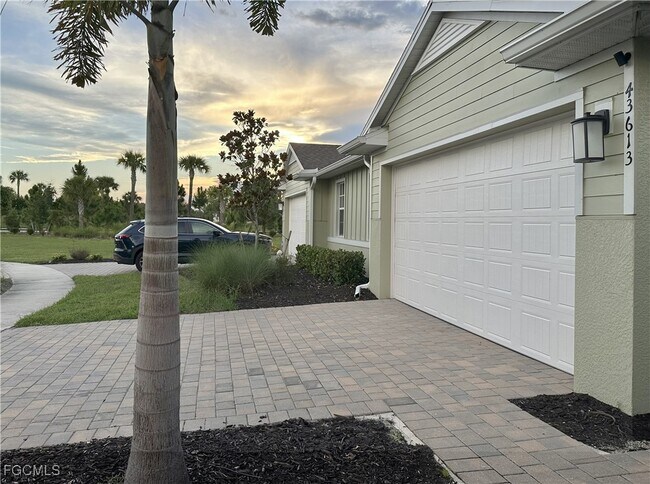 Building Photo - 43613 Sparrow Dr