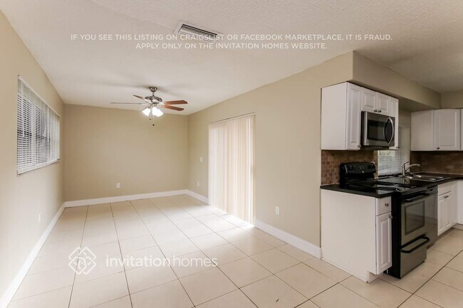 Foto del edificio - 8744 Southampton Dr