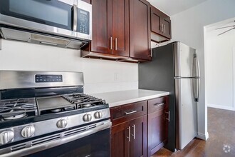 Building Photo - 4105 - 4111 Somerset Dr