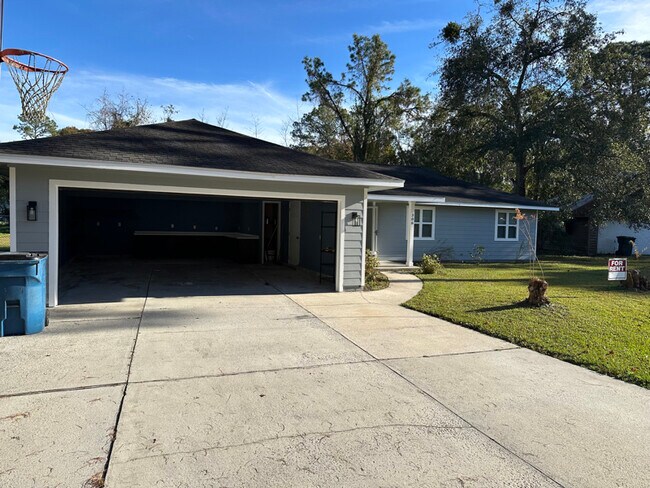 Foto del edificio - 306 Fawn Cir