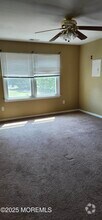 Building Photo - 19 Scotch Pine Dr