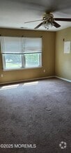 Building Photo - 19 Scotch Pine Dr