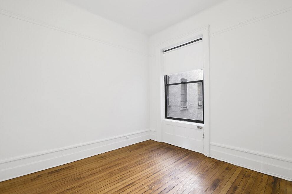 Building Photo - 4 BR Near Central Park
