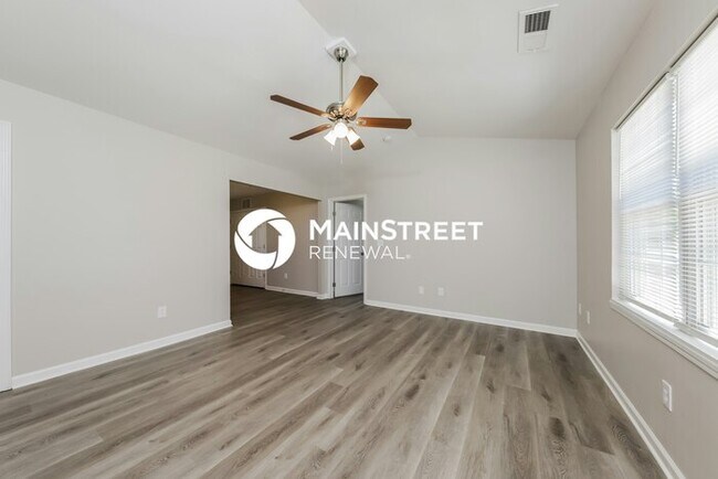 Foto del edificio - 3 Bedroom Pet-Friendly Home in Winston-Sal...