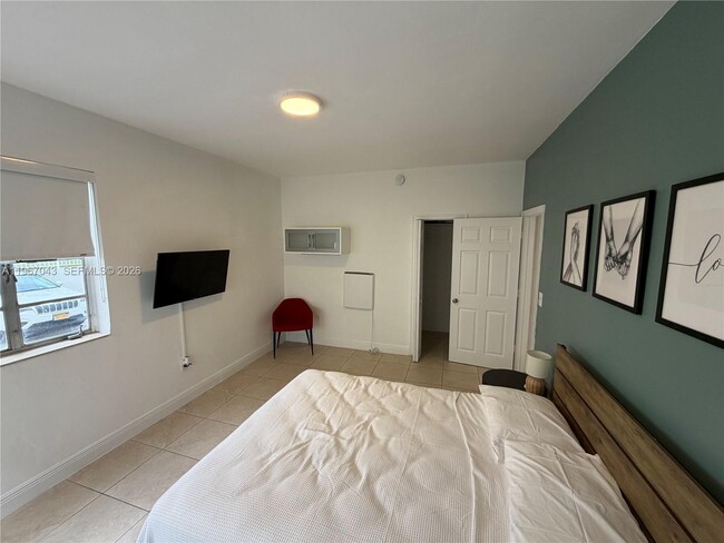 Building Photo - 301 86th St