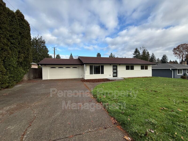 Foto principal - 12202 NE 2nd St