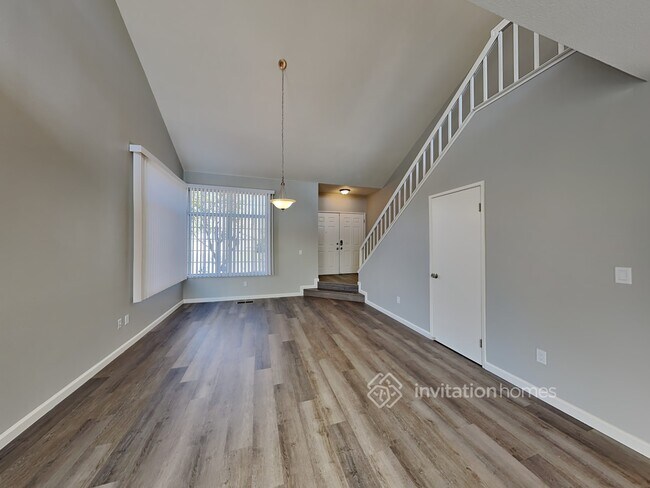 Foto del edificio - 1200 Silk Oak Dr