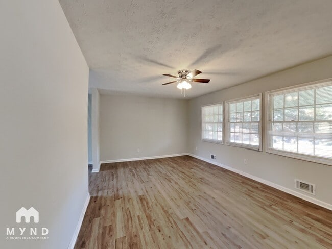 Foto del edificio - 170 Chesterfield Ct SW