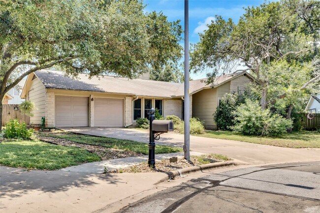 Foto del edificio - 11400 Charolais Cove