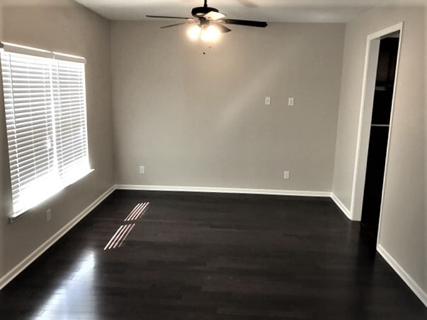 Building Photo - 498 Stonebridge Cir