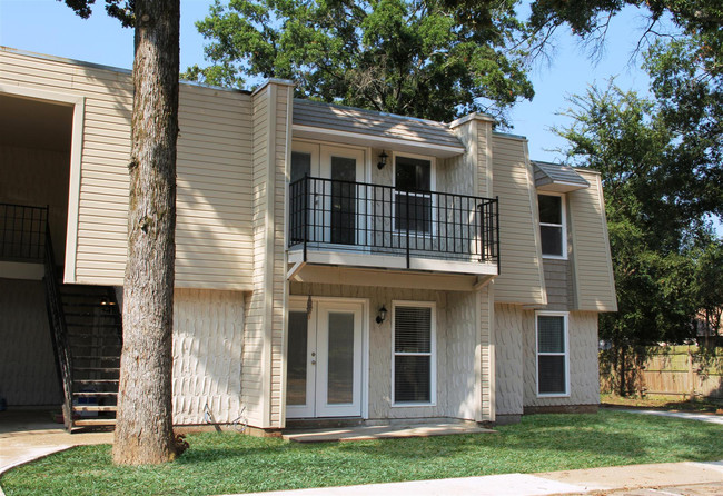 Building Photo - Lakefront Apartments