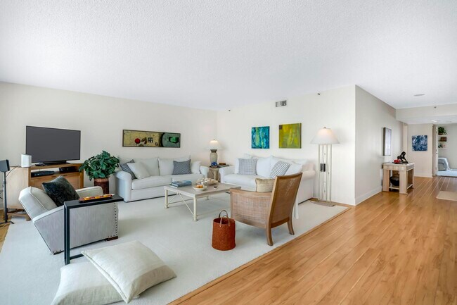 Foto del edificio - 4301 N Ocean Blvd