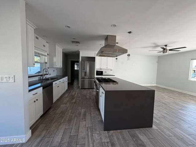 Foto del edificio - 8062 E Edgemont Ave