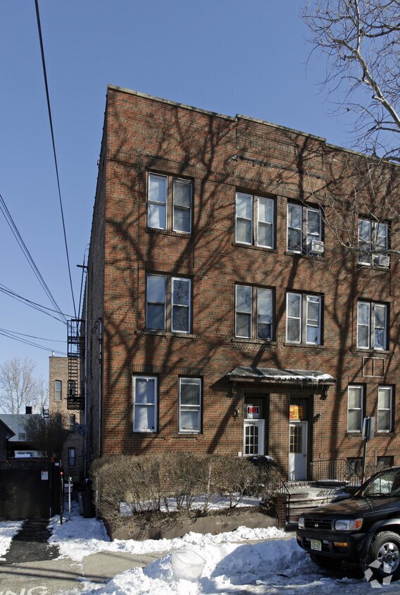 Building Photo - 242 Lexington Ave