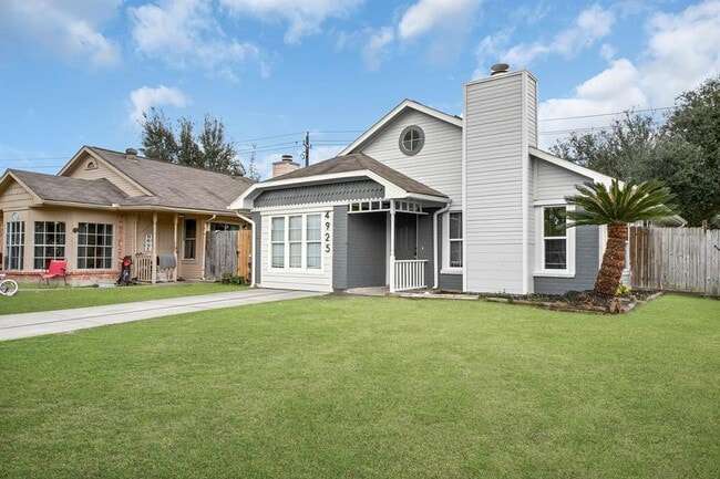 Building Photo - 4925 Greenwood Dr