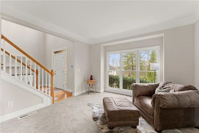 Foto del edificio - Beautiful home in Stratford on Lanier-5 bed 3 bath in sought after swim, tennis and lake community!