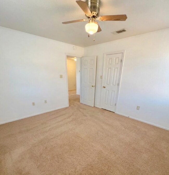 Foto del edificio - 106 Horseshoe Dr