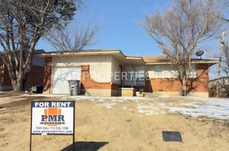 Building Photo - 4303 NW Hoover Ave